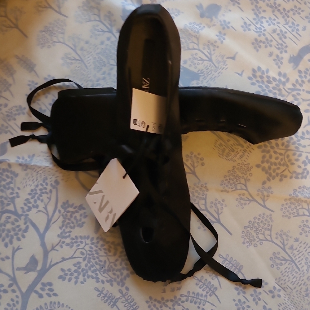 Zara Black Ribbon Flats - Picture 9 of 9